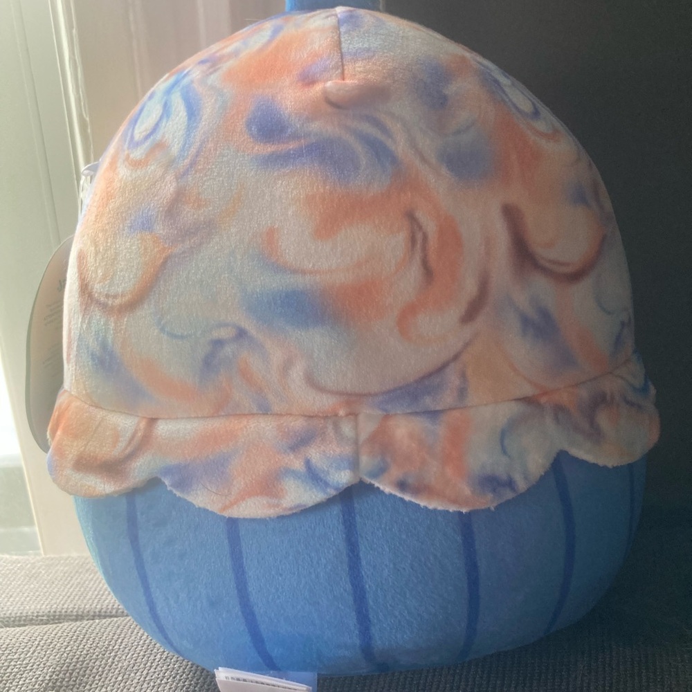 Squishmallows Cupcake Maudi 10” - Picture 3 of 7